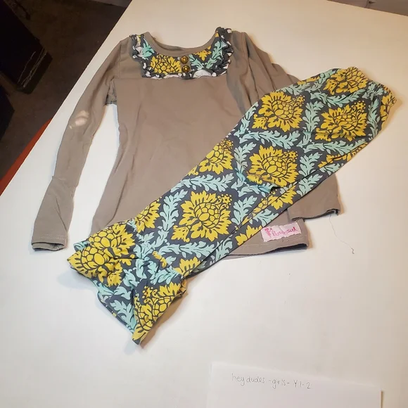 GREY AND PASILEY BOUTIQUE OUTFIT - Picture 1 of 1